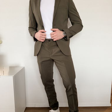 Completo uomo Lindbergh verde oliva, due pezzi