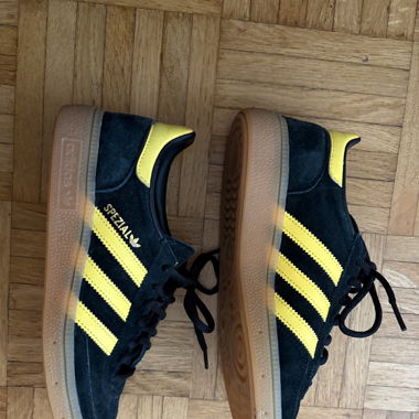 Spezial noires et jaunes Adidas