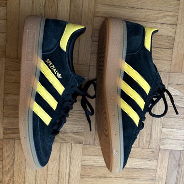 Spezial noires et jaunes Adidas