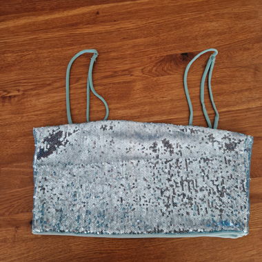 Cropped Top mit Pailletten in Hellblau