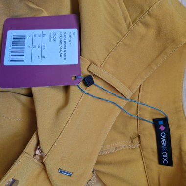 Gelbe weite Hose