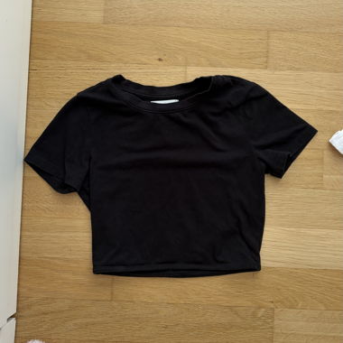 Black Crop T-Shirt XS