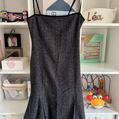 Schwarzes ausgestelltes Kleid "Made in Italy"