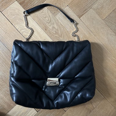 Sac à Épaule Noir Zara avec Ferrures Dorées