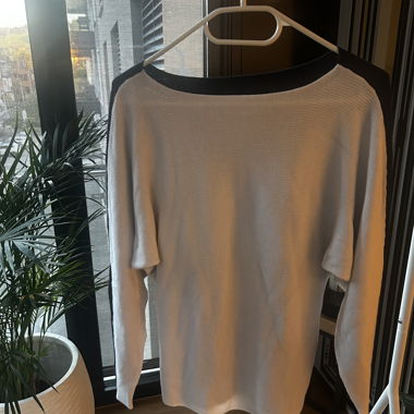 Reversible sweater