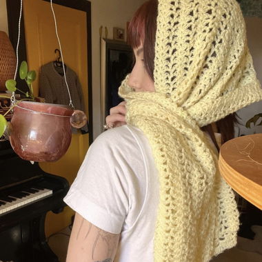 écharpe tricot jaune 