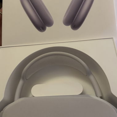 AirPods Max 2024