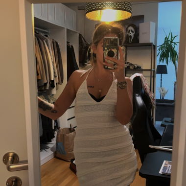 Vestito Estivo Scollato sulla Schiena