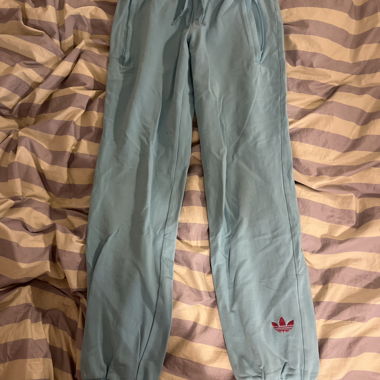 Adidas - pantalon de jogging bleu clair