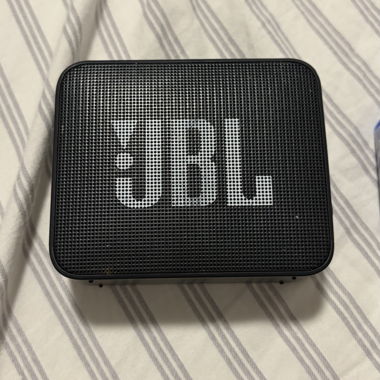Tragbarer JBL-Lautsprecher