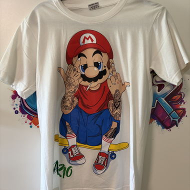 T-shirt grafica Mario