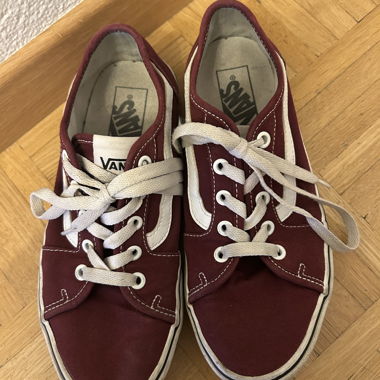 Bordeaux Canvas Vans Sneakers