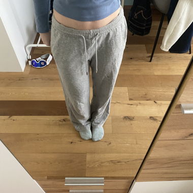 Graue Jogginghose