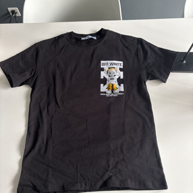 T-shirt grafica Off-White Kaws