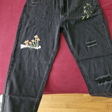 Jeans Disturbia swamplife brodés grenouille