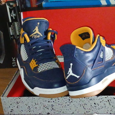 Jordan 4 Retro
