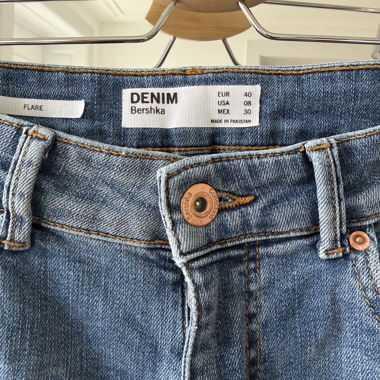 Bershka Flared-Jeans blau EUR 40