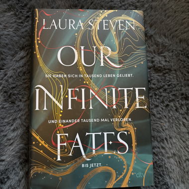 Our Infinite Fates - Laura Steven mit Farbschnitt