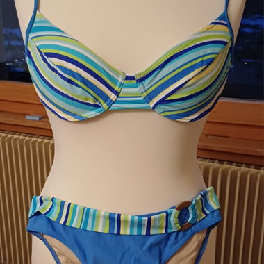 Bikini a righe blu e verde