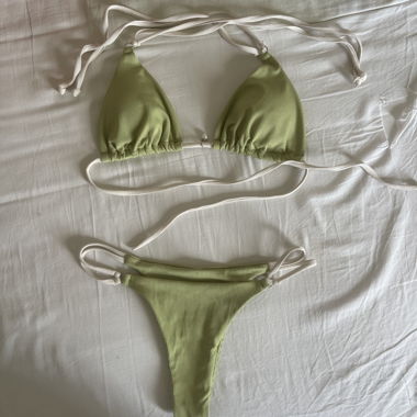 Bikini verde con laccetti bianchi S