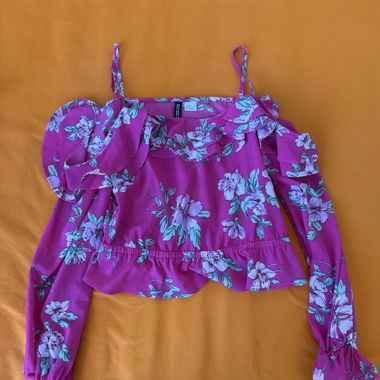 Pinke Bluse mit Blumenmuster