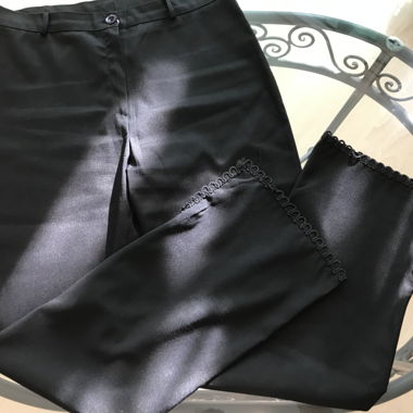 Pantalon noir satiné