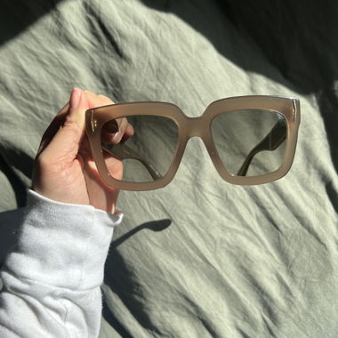 Givenchy eckige Acetat-Sonnenbrille mit Etui