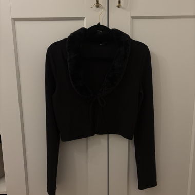 Cardigan mit Kunstfellkragen