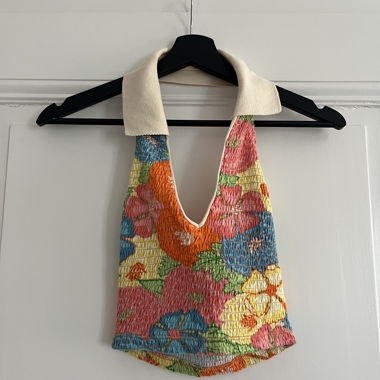 Crop top colorato ZARA con colletto, taglia S