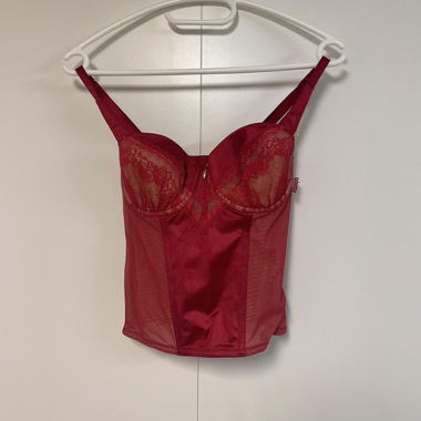 Triumph Rotes Bustier Top mit Spitze, Grösse 70C