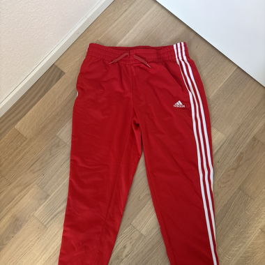 Jogging Adidas rouge 