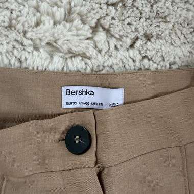 Pantaloni Bershka in tessuto a gamba larga