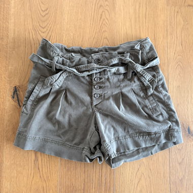 Short kaki da gravidanza con cintura