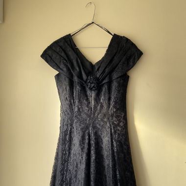 Robe noir avec dentelle 