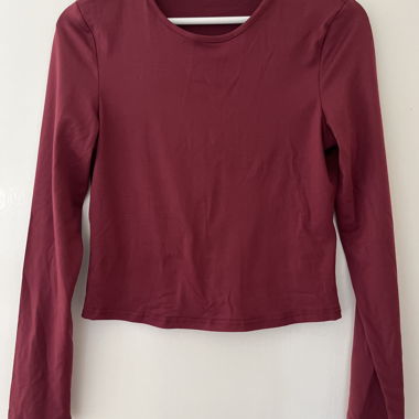 New Bordeaux-red sweater