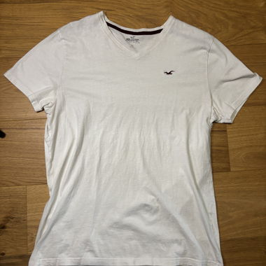 Hollister V-Neck T-Shirt