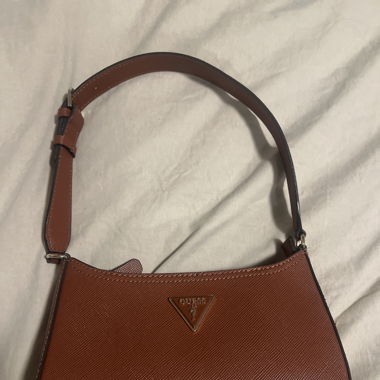 Braune Guess Schultertasche