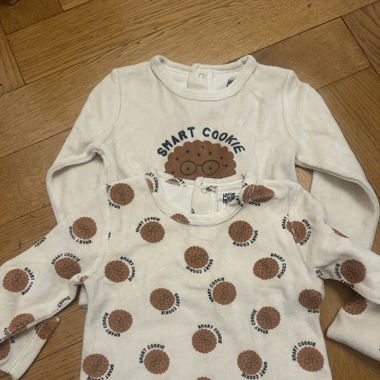 2 pyjamas bébé 