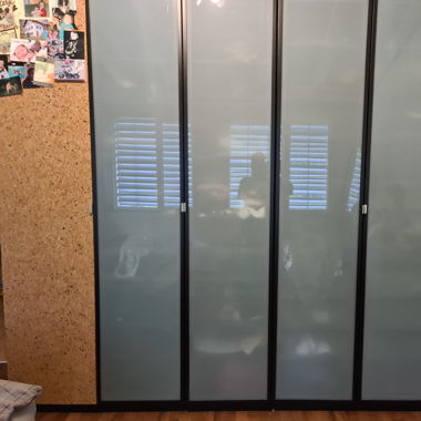 Grosser Kleiderschrank