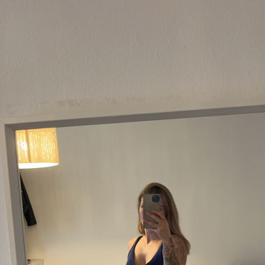 Blaues Strickkleid