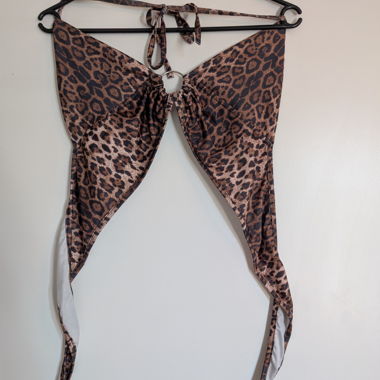 Top con stampa leopardata