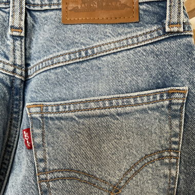Jeans MOM Levis des années 80