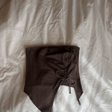 Top bandeau asymétrique