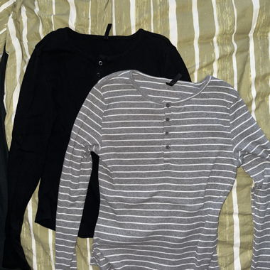 2 Langarmshirts von Chicorée – Grösse M (38)