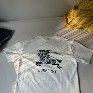 Burberry t-shirt size L