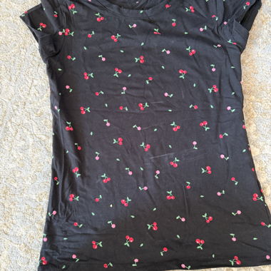 T-shirt with cherries