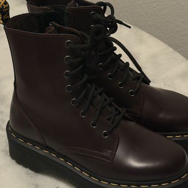 New Dr. Martens Platform Boots “JADON” Cherry