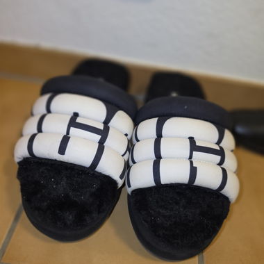 UGG Slides schwarz/weiss