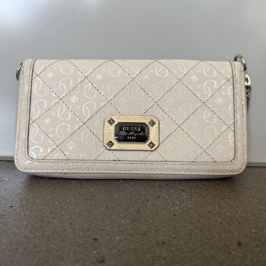 Guess-Geldbörse