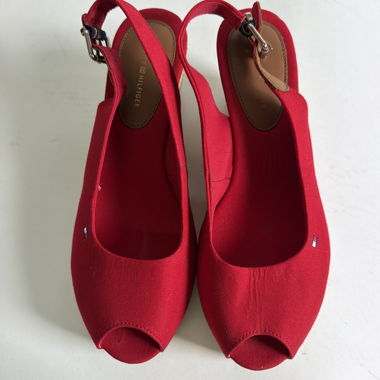 Rote Slingback-Heels von Tommy Hilfiger